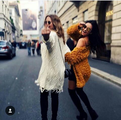erikasipos6's tweet photo. Tb pic of buttahbenzo in Milan 😻 💋 👭 #Bffgoals #Buttahbenzo #myqueens @AshBenzo @shaymitch https://t.co/QVBAHyNkuP