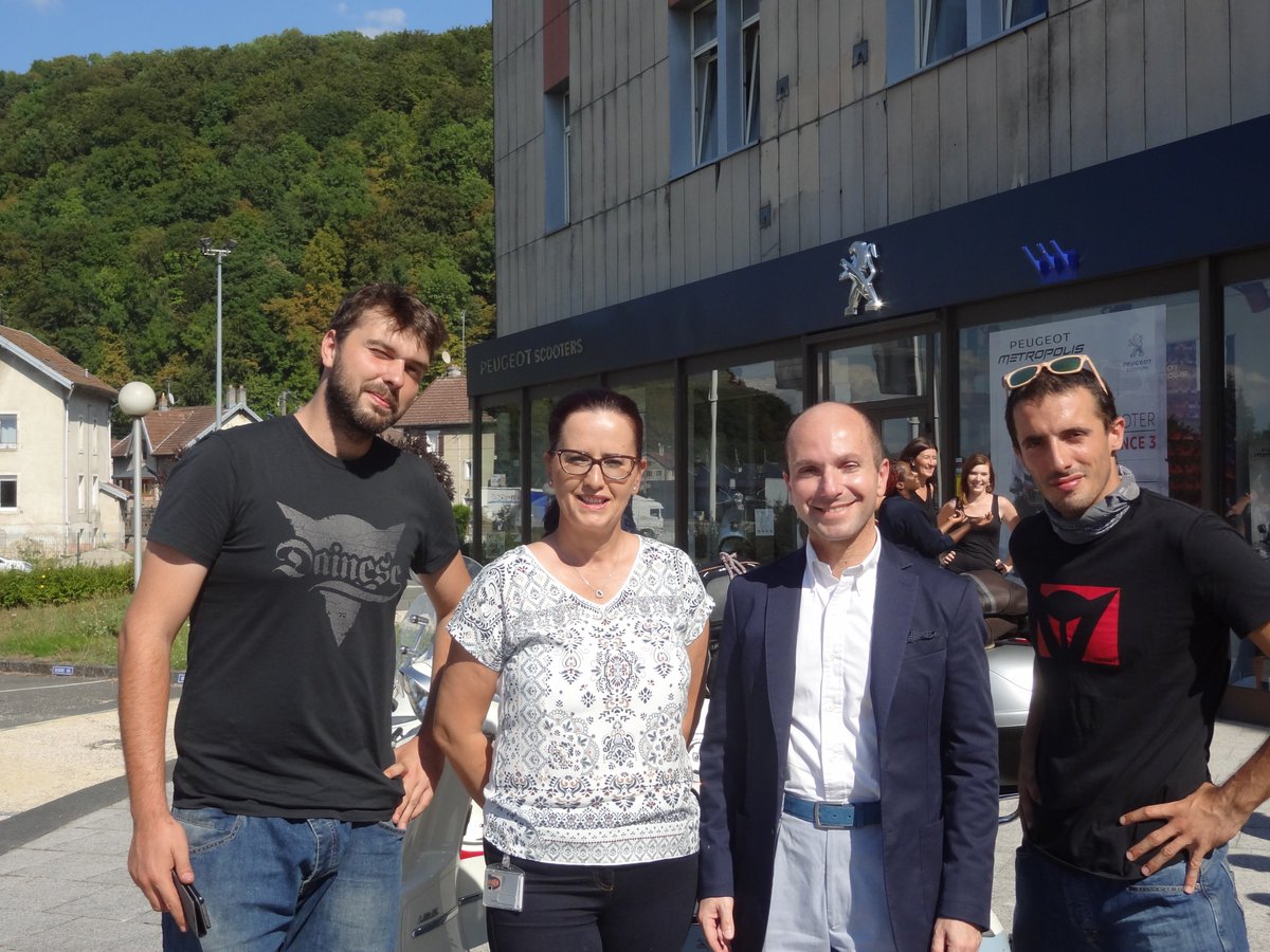 AdventureDjango's tweet image. Happy to meet again Peugeot staff and Stefano, thanks again mr Dream Maker #mydjango