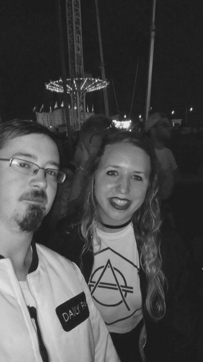 _MVTTP20's tweet photo. Was really good to finally meet @amymartine this weekend! #creamfieldsmemories https://t.co/VkUsgTkEHm