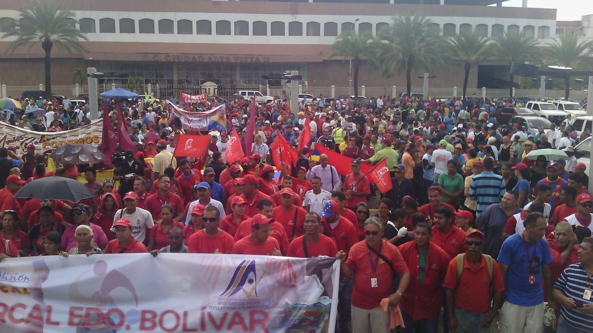 PartidoPSUV's tweet photo. #BOLÍVAR Nuestro pueblo se mantiene en las calles ¡Defenderemos la Patria! #ChavismoQuierePaz #PuebloComunicador https://t.co/wOZzDdYCMO