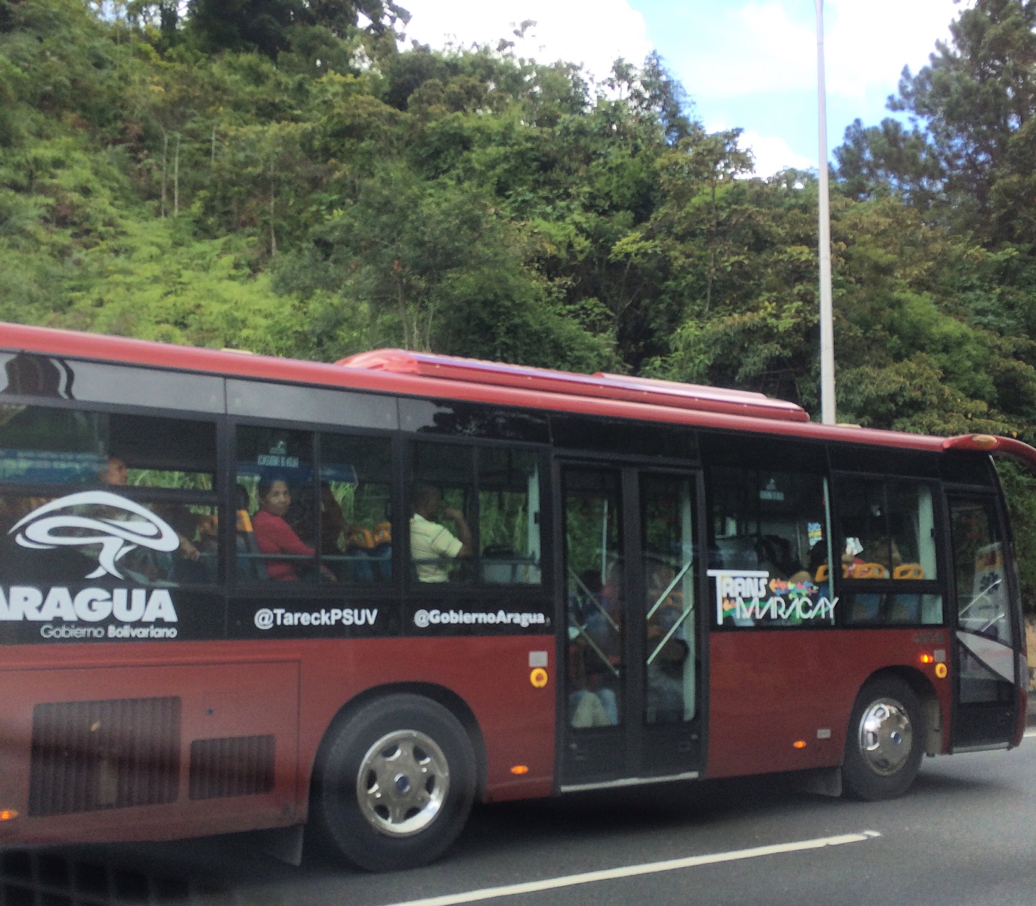 HAMLET BEAUMONT on Twitter "AHORABuses d SERVICIO PÚBLICO movilizando