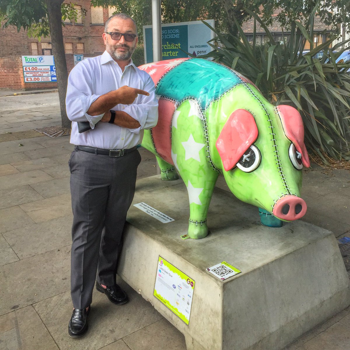 PatchDragon's tweet image. A distant relative #LittleSewnSow from the talented artist @matt_reeve_art @PigsGoneWild16