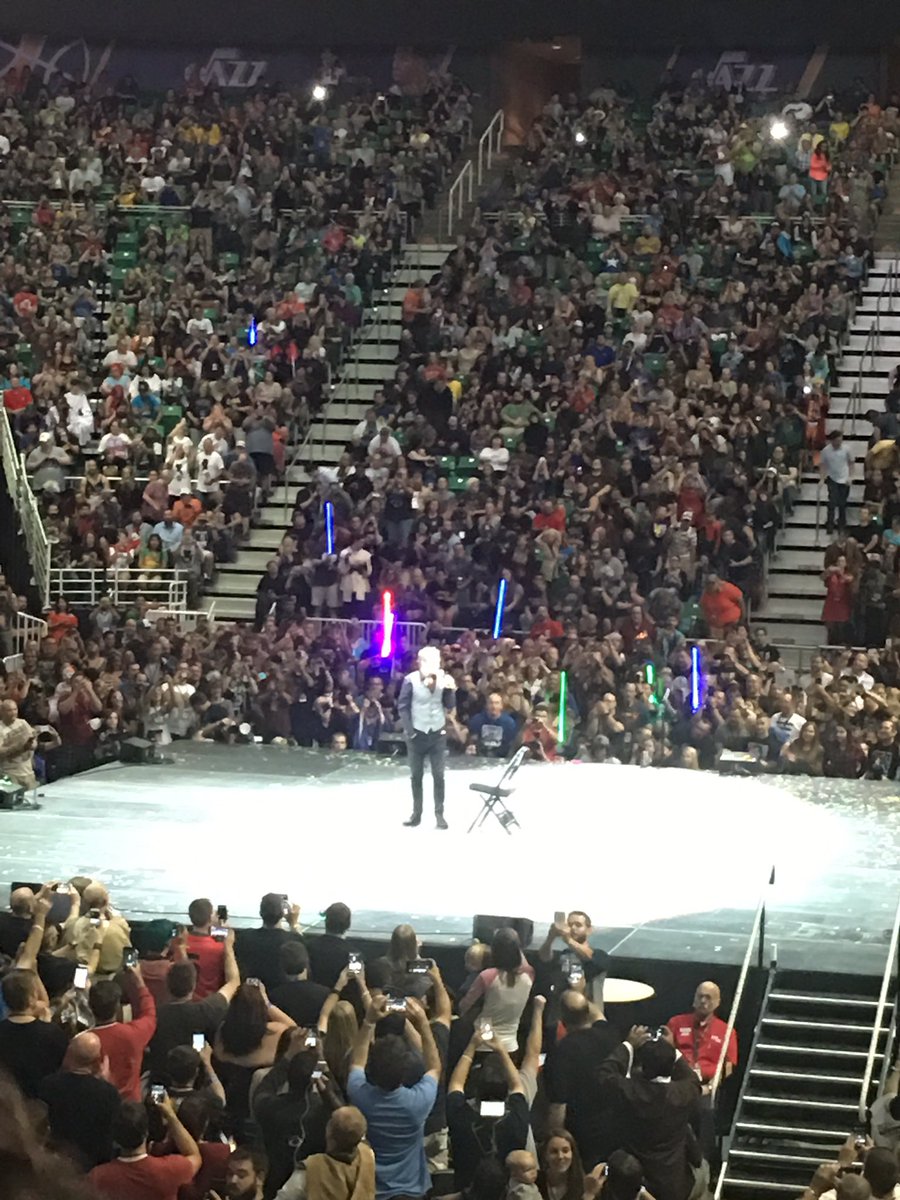 garrettbills_4's tweet photo. Mark Hamill at Salt Lake Comic Con. #SLCC16 #utahsickday https://t.co/RNLwkmegyE
