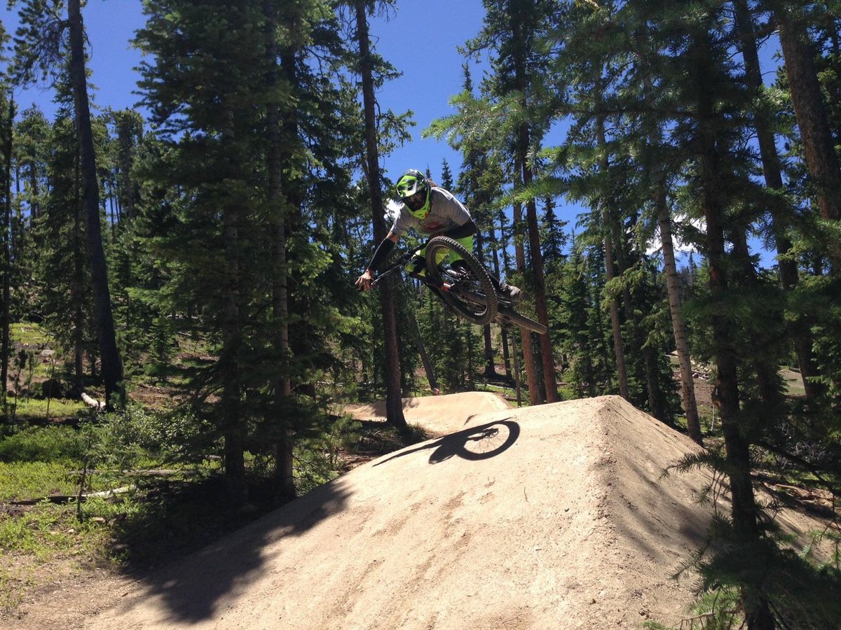 KeystoneMTB's tweet photo. Hello September! Have you checked out the new lower section of TNT, Holy Roller?🍂 🚵 https://t.co/sRqxoF8Plb https://t.co/QV5zos36zs