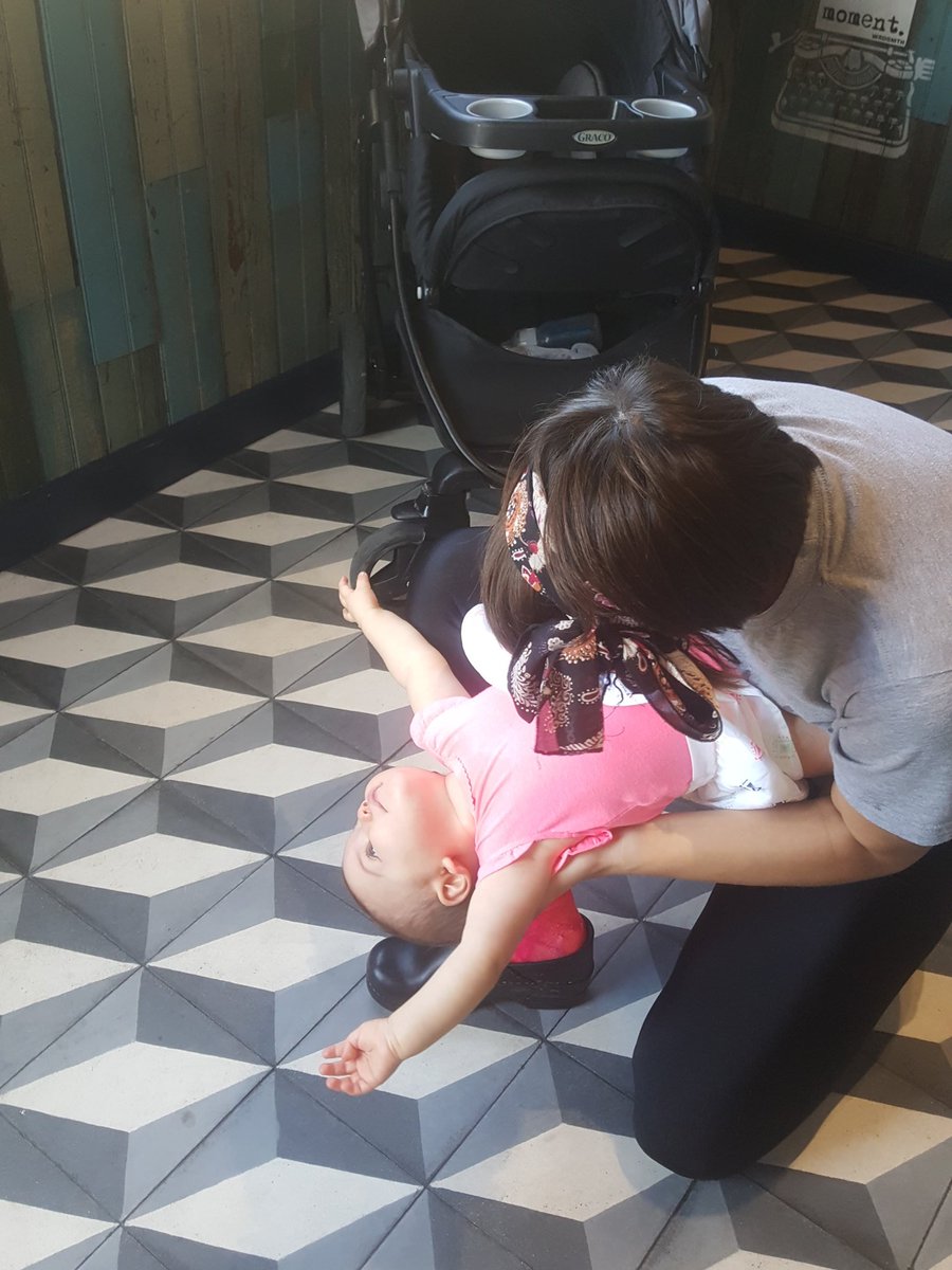 LiveGirlsComedy's tweet photo. Babies like being upside down bc the view unmatched. #sceneicview https://t.co/0gbyneHzox