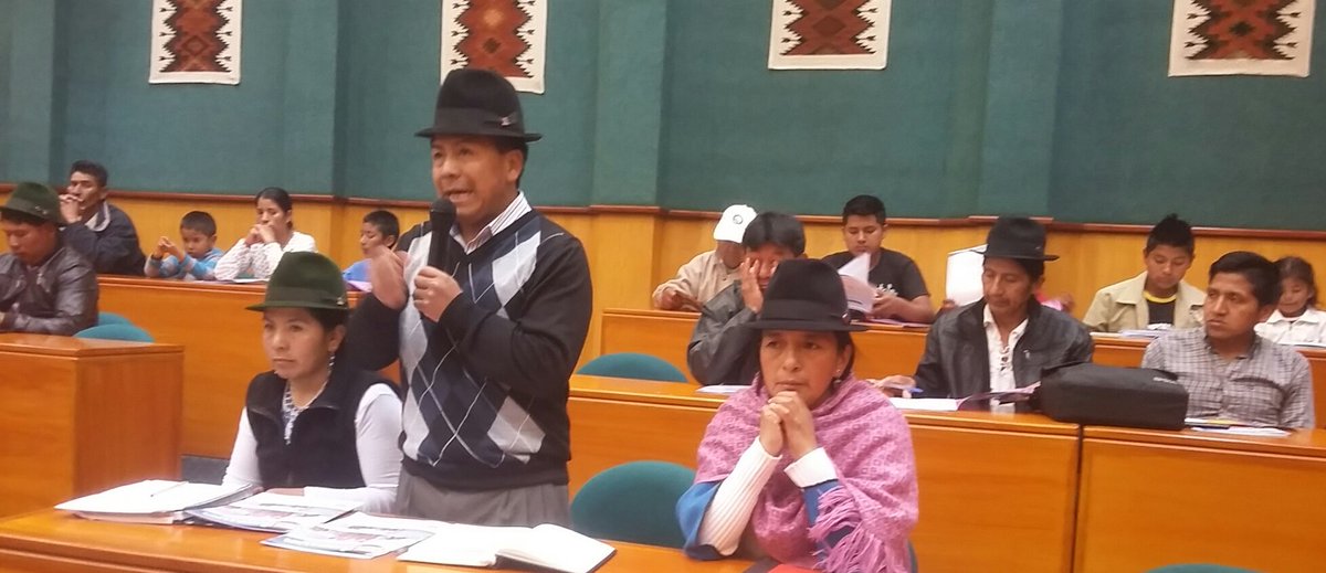 ecuarunari_ofic's tweet photo. A profundidad se revisa el cierre de escuelas comunitarias bilingües x régimen de Correa
ECUARUNARI x vida https://t.co/n3PWNxlc59