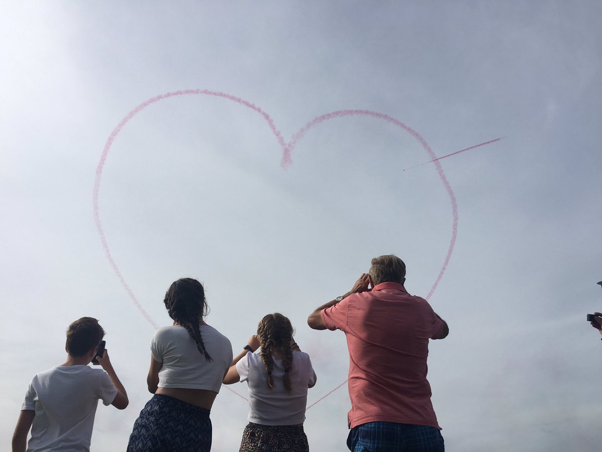 DyeTeam_RAFAT's tweet photo. Great day at RAF Scampton family's day. Finished off with the @rafredarrows display - some #topsmoke!! π΄βͺοΈπ΅ https://t.co/ySVUTGLWyg