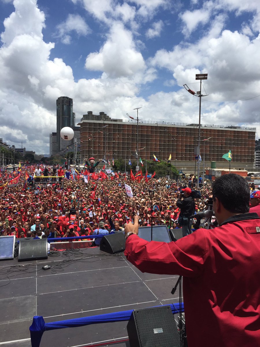 Ha Triunfado La Paz y la Vida...Hemos Vencido al odio fascista y al Golpismo...Gracias Patria Amada..Gracias Caracas