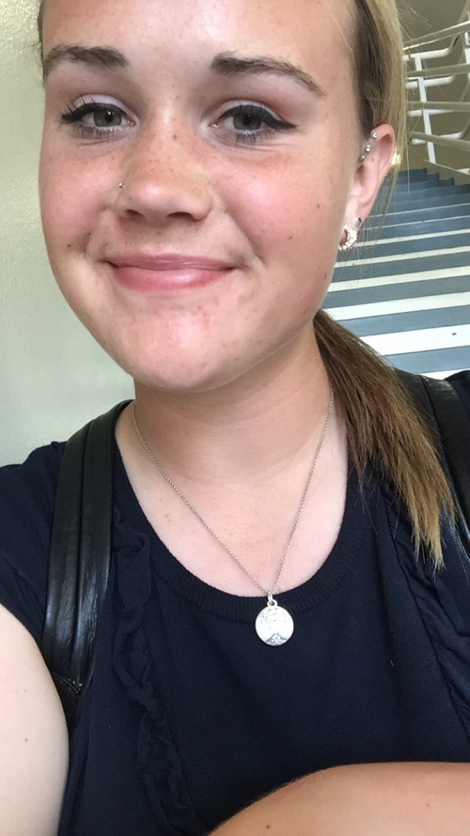 psiewertCOM's tweet photo. Taking advantage of the breaks I have between classes and practice! #ICDMC #SMM110 #JOU210 #SMM200 #JOU941 https://t.co/p1FiBLLqYd