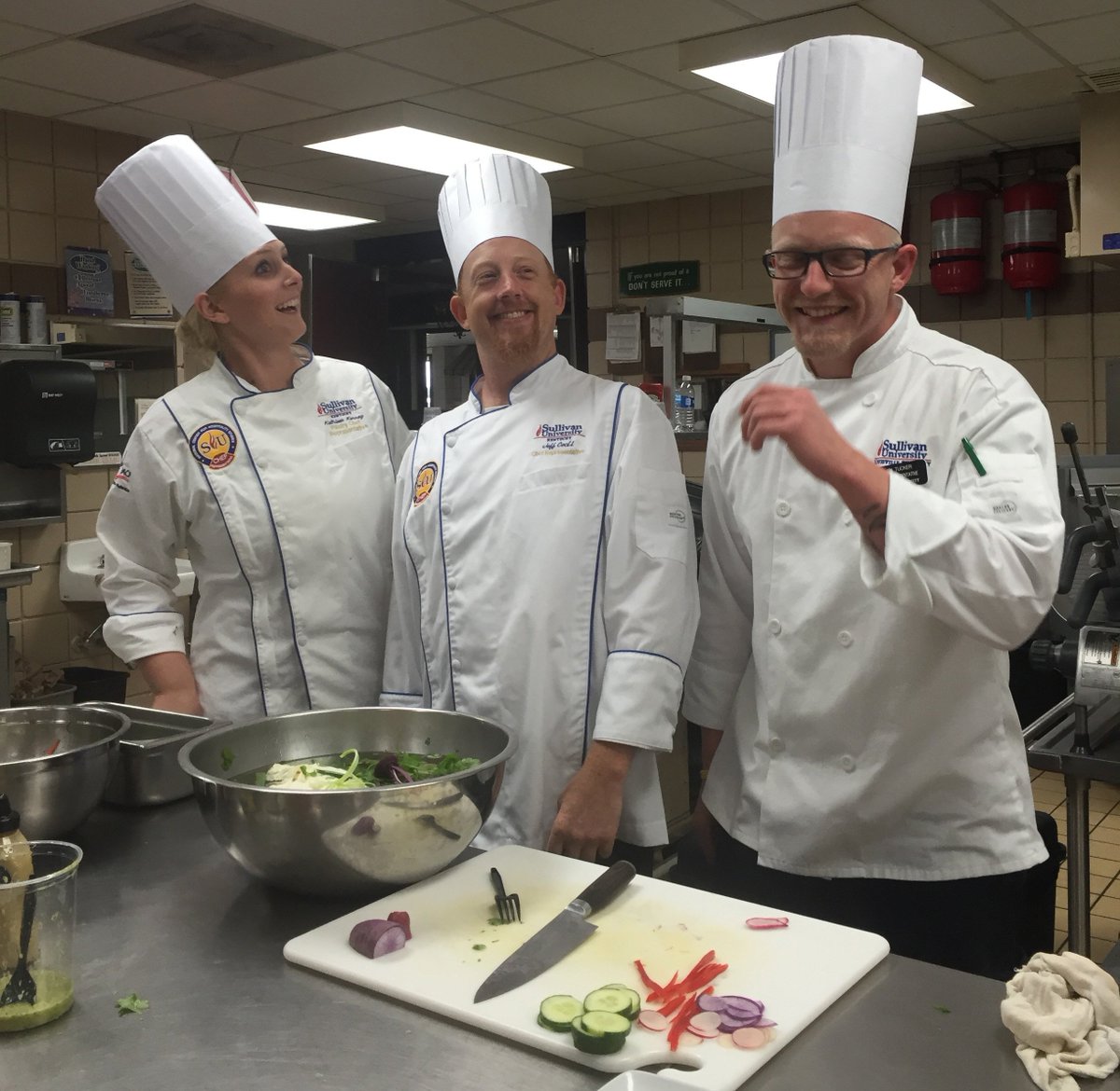 tririverscc's tweet photo. Chefs from Sullivan University share skills with Culinary Arts students today. #TRCCAmazingPrograms #CulinaryArts https://t.co/v3adcivbFD
