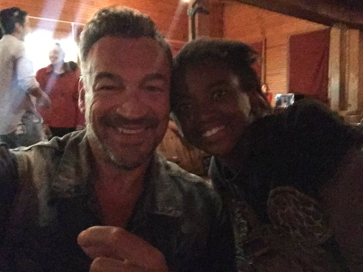 Hey @Zendaya! It's your Tv dad from #Zapped. I have your biggest fan here  and she wishes you a happy birthday!!, image size:1200x900