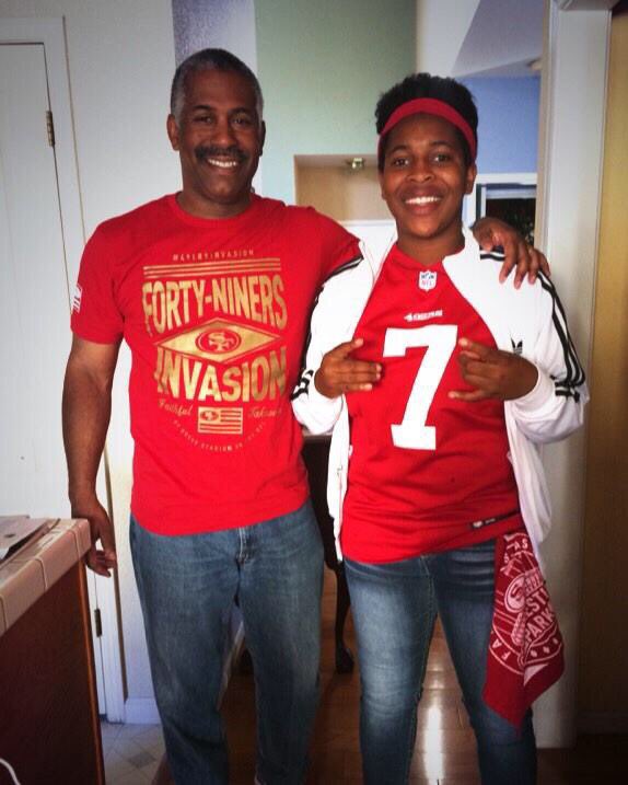 10lolowilliams's tweet image. #SuiteSquadContest game day ritual is always a photo opportunity with pops. Greatfull to be apart of the faithful