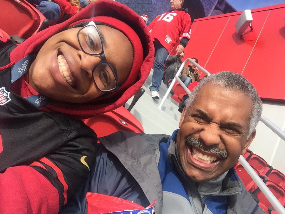 10lolowilliams's tweet image. #SuiteSquadContest game day ritual is always a photo opportunity with pops. Greatfull to be apart of the faithful