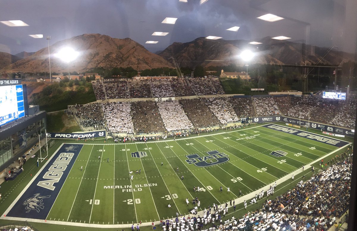 USUFootball's tweet image. First #StripeTheMav experience turned out pretty well. Great job fans! #USUvsWSU #AggiesAllTheWay
