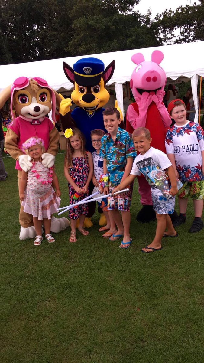 party_factory_'s tweet photo. Fantastic day at Llanrydian Holiday Park family fun day! #PartyFactory https://t.co/l5zgKIpJNW