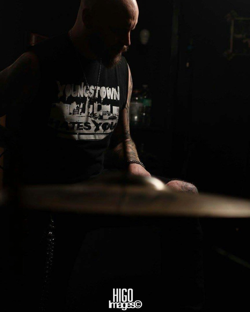 DevilWarning's tweet image. Scotty taking a breath between verses. #band #metal #music #vocalist #singer #frontman #tattooed #tattoo #rocknroll