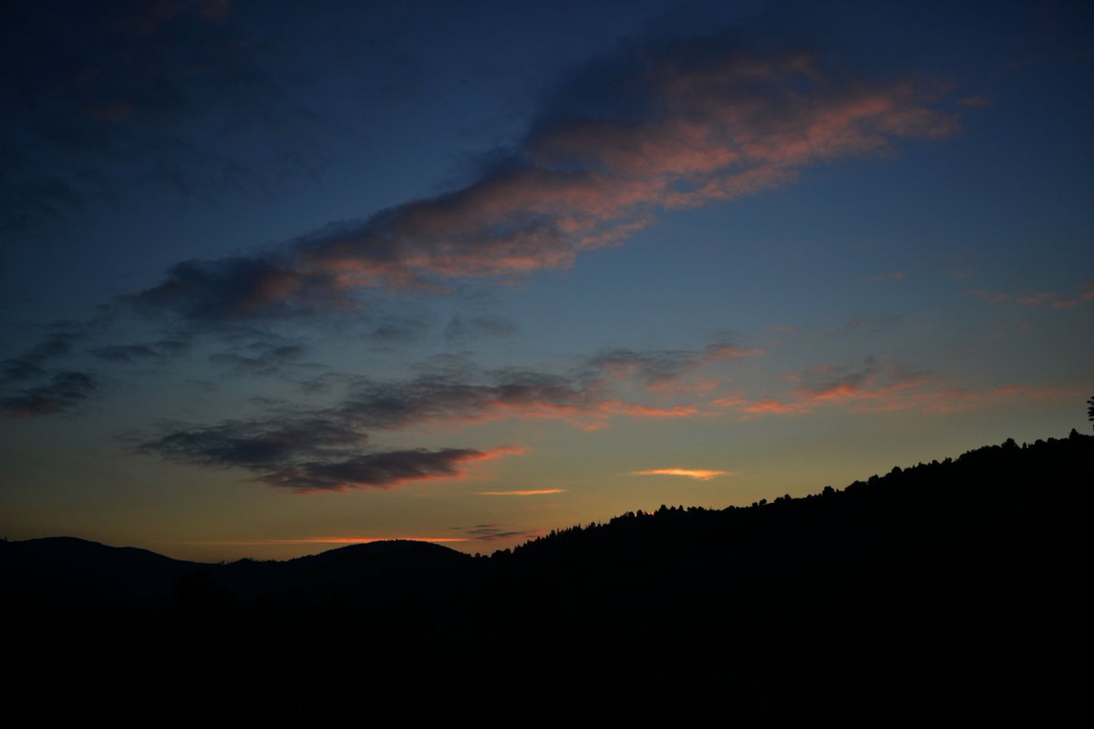 Patrimps's tweet photo. #PicoftheWeek #ChceWięcej #dzisiej #NASA #sunsetlive #sunset #sun #day #sky #beautiful https://t.co/aN2VzMBndo