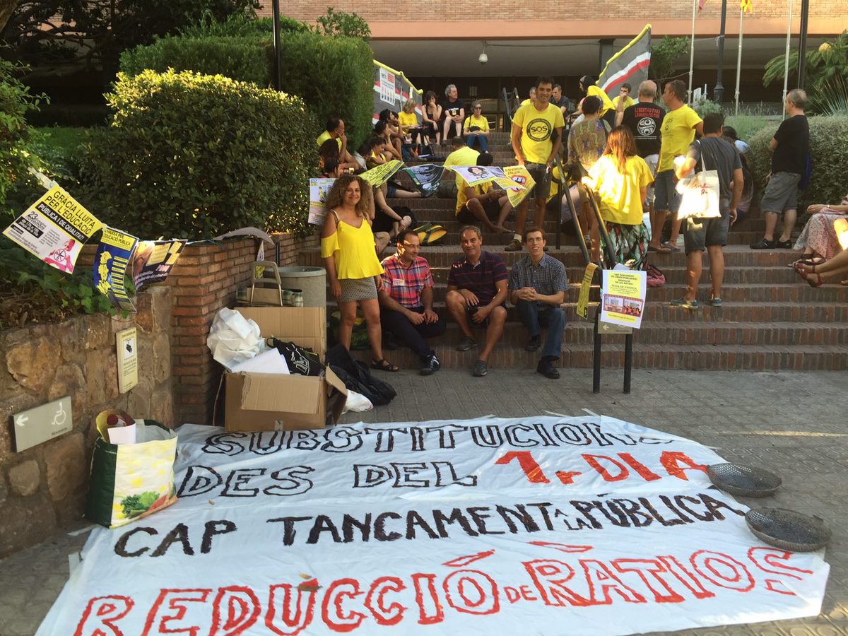 docentsenlluita's tweet photo. Ho van advertir: el curs comença #SenseNormalitat perquè @RuizIsern no cobreix substitucions des del 1r dia i l'1-S https://t.co/zOUkRn1QNI