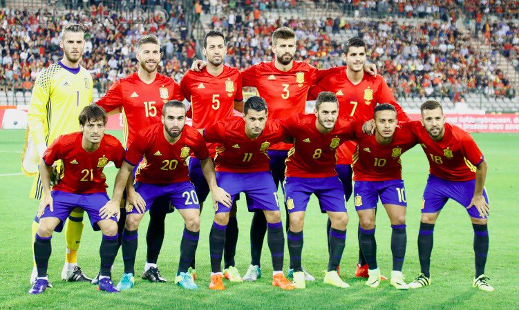 D_DeGea's tweet photo. Buenas sensaciones, gran trabajo del EQUIPO @sefutbol 🇪🇸 Good vibes, great performance of the TEAM https://t.co/meqSYfSROJ