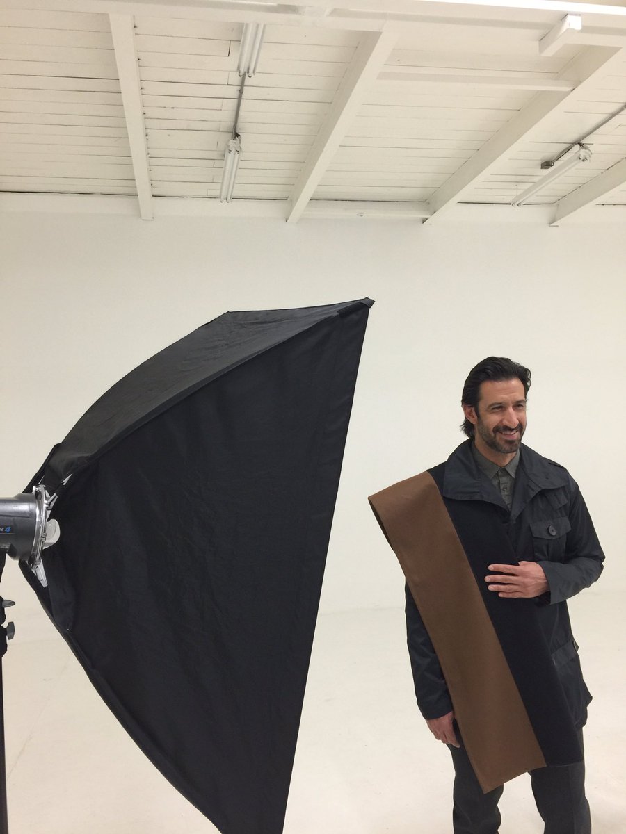 Behind the scenes con <a href="/jmyazpiik/">José María Yázpik</a> hace algunos meses para la portada de #otoño en <a href="/ForoZonyMaya/">ForoZonyMaya</a>.