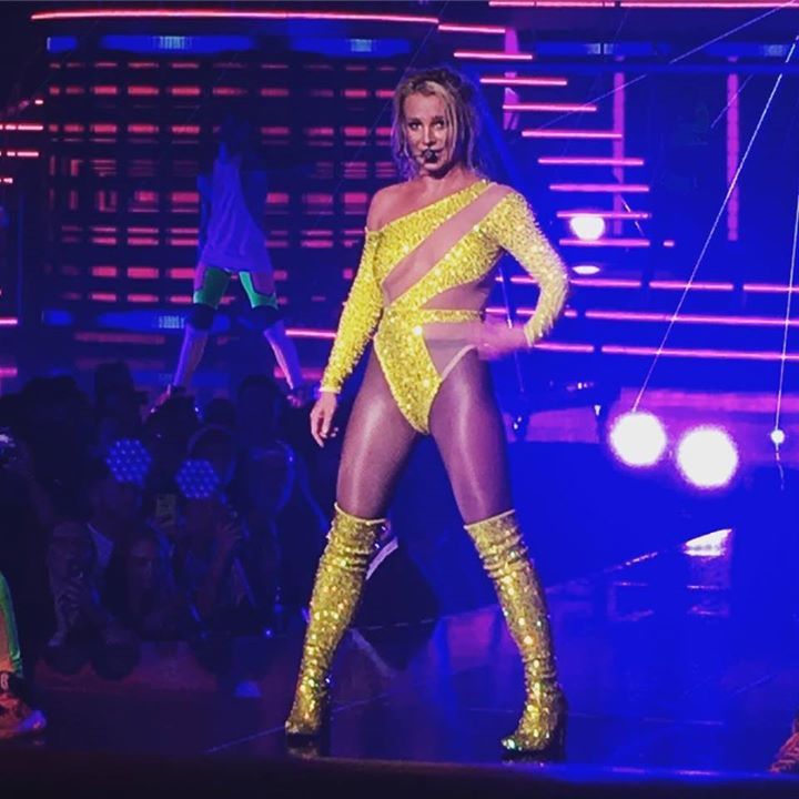 britneyarmyfr's tweet photo. {@britneyspears} #BritneySpears #BritneyTODAY #Pic <3 https://t.co/AjmnyvlxfU https://t.co/l8Uf7Wzcfl