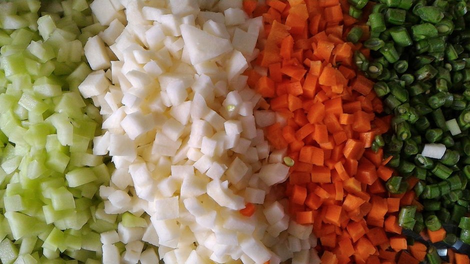 foodandwine's tweet photo. 30,000 cases of vegetables recalled over listeria concerns. https://t.co/z5voe5YO2i https://t.co/nkvOrq5dZf