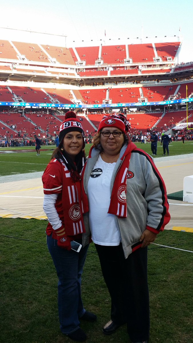 moralez_robin's tweet image. Thanksgiving day with my daughter!  #suitesquadcontest