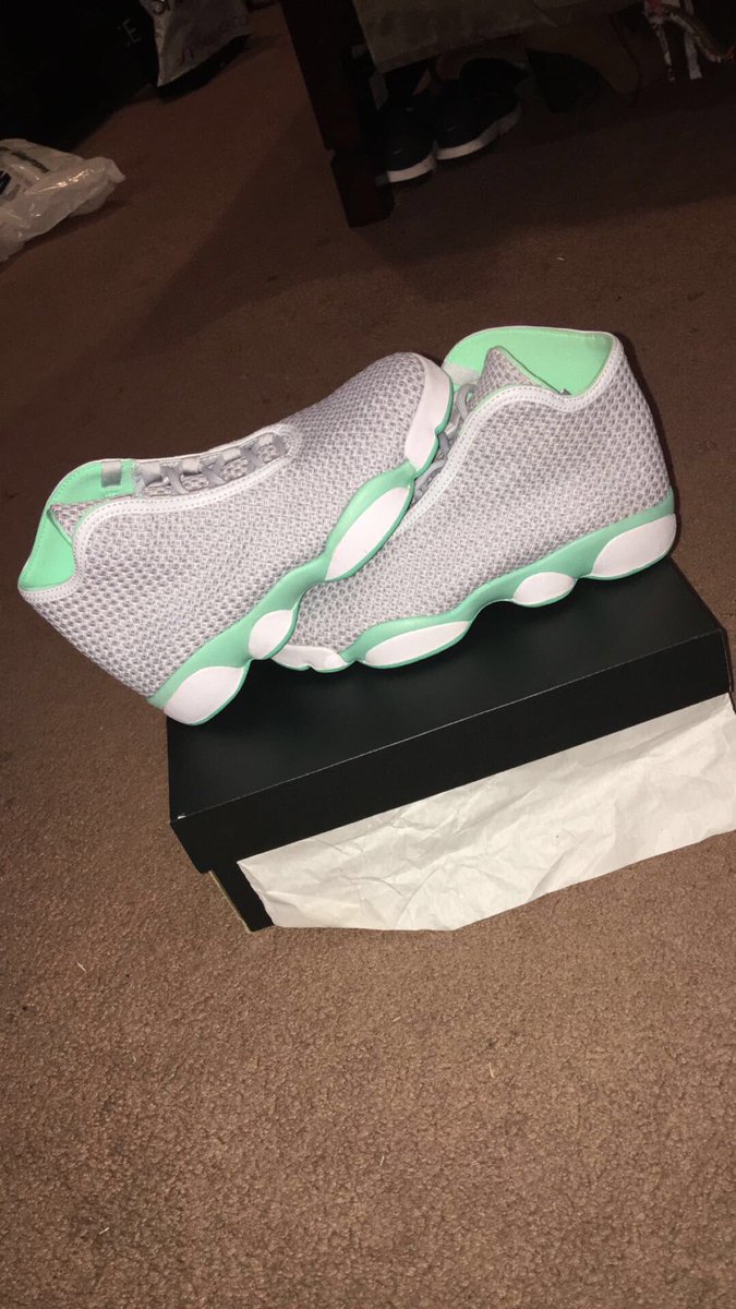 chrissy__xoxoxo's tweet image. Because I'm such a spoiled brat👑🌹😍 #2PairsOfShoes #UndiesAndBodySpray #MakeUp