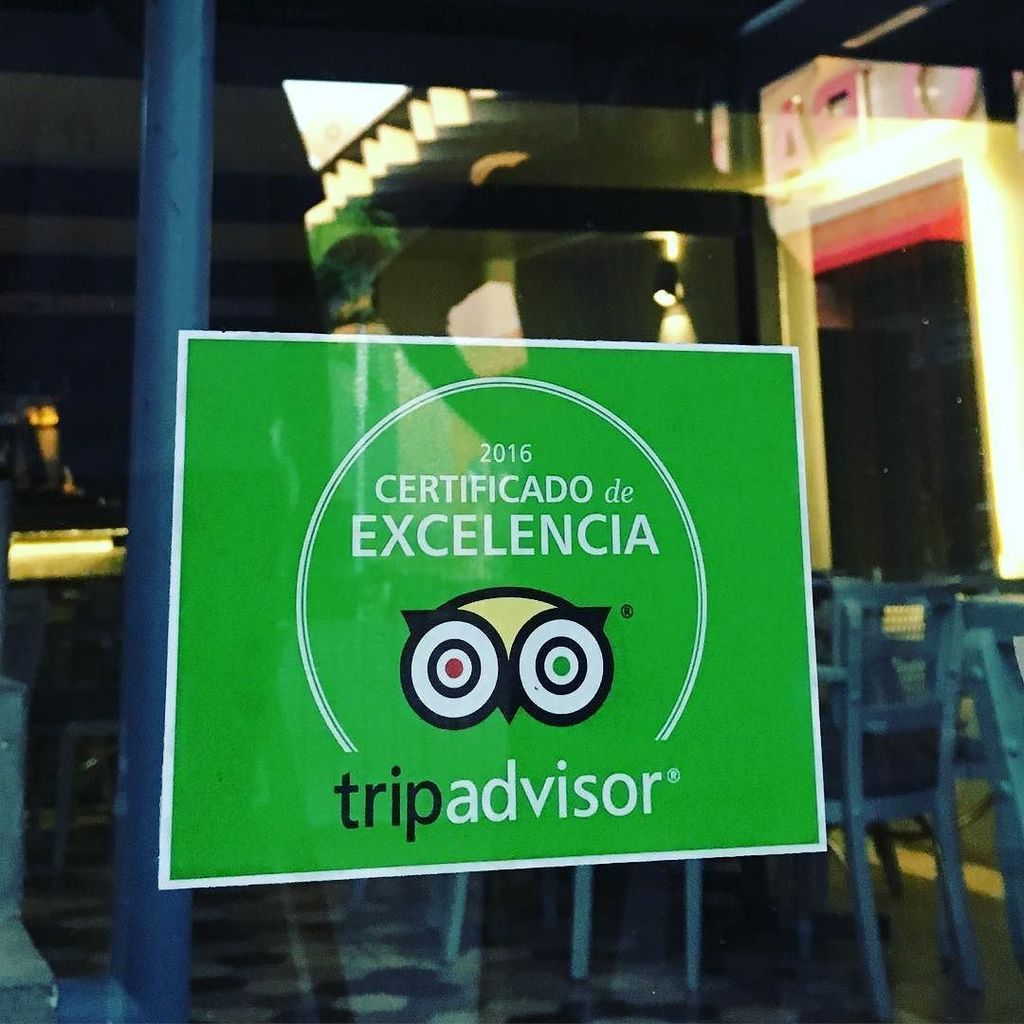 elCocineroAR's tweet photo. Gracias a todos por considerarnos un excelente opción para llenar su estómago y corazón #tripadvisor #certificadode… https://t.co/RwESJd64Xo
