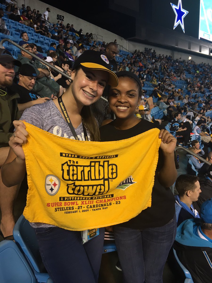 abbsrenee29's tweet photo. shoutout to my amazing mom for surprising me with my first NFL game! #PITTvsCAR 🏈💛❤️ https://t.co/igsh2uGaHf