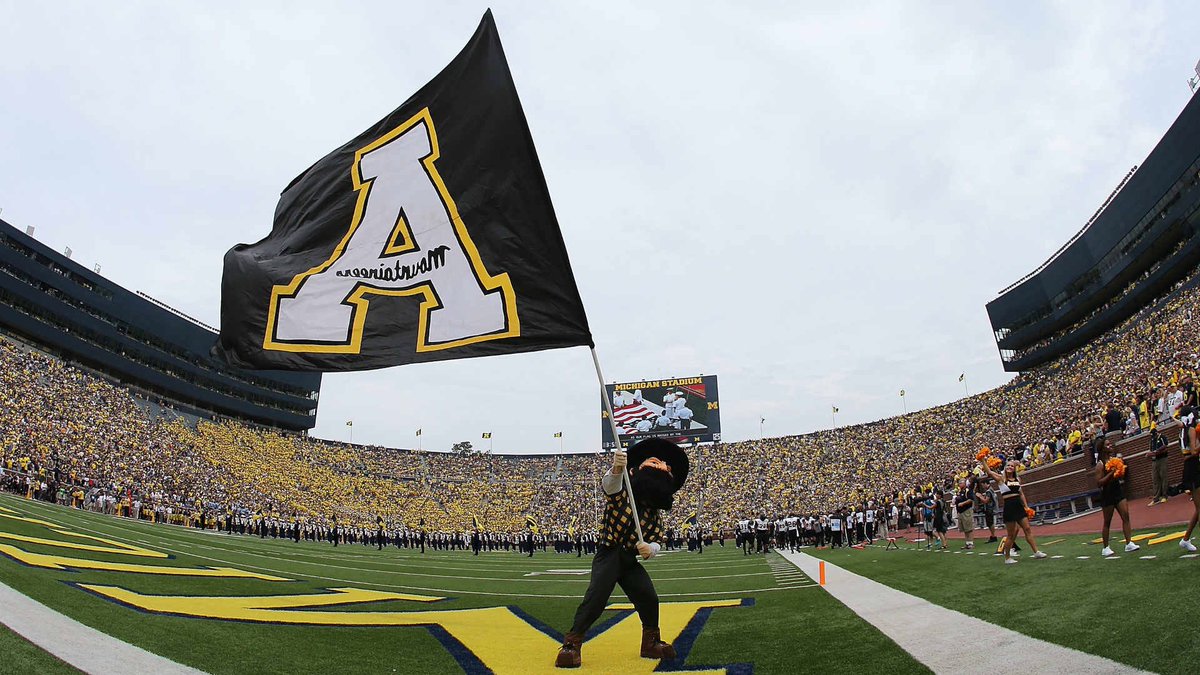 ShepRachel's tweet photo. So proud to be an @appstate #Mountaineer tonight! They came to play! #footballseason #ASUvsUT https://t.co/JBcbyB1yca
