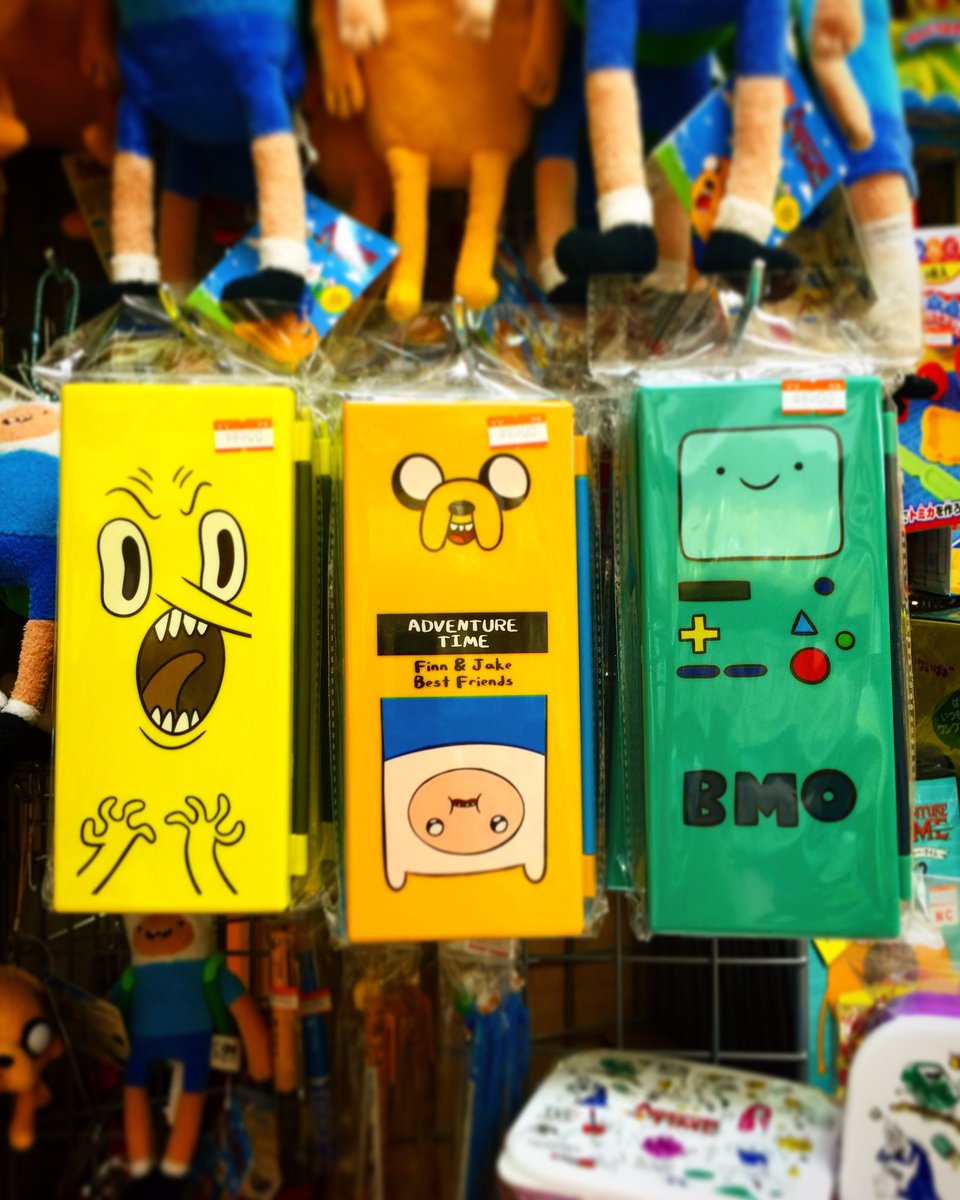 ヴィレッジヴァンガード本厚木ミロード No Twitter 今 何の時間 アドベンチャー タイム ３種類のペンケース入荷しました ３つともかわいくて思わず授業中にやけますな ペンケース自体もボタン一つでパカッ だから使いやすい 個人的にビーモがお気に入り