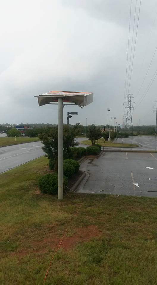 Well... anyone got some duct tape?
#storms #chuckspizza #RIP #taps #NeverForget