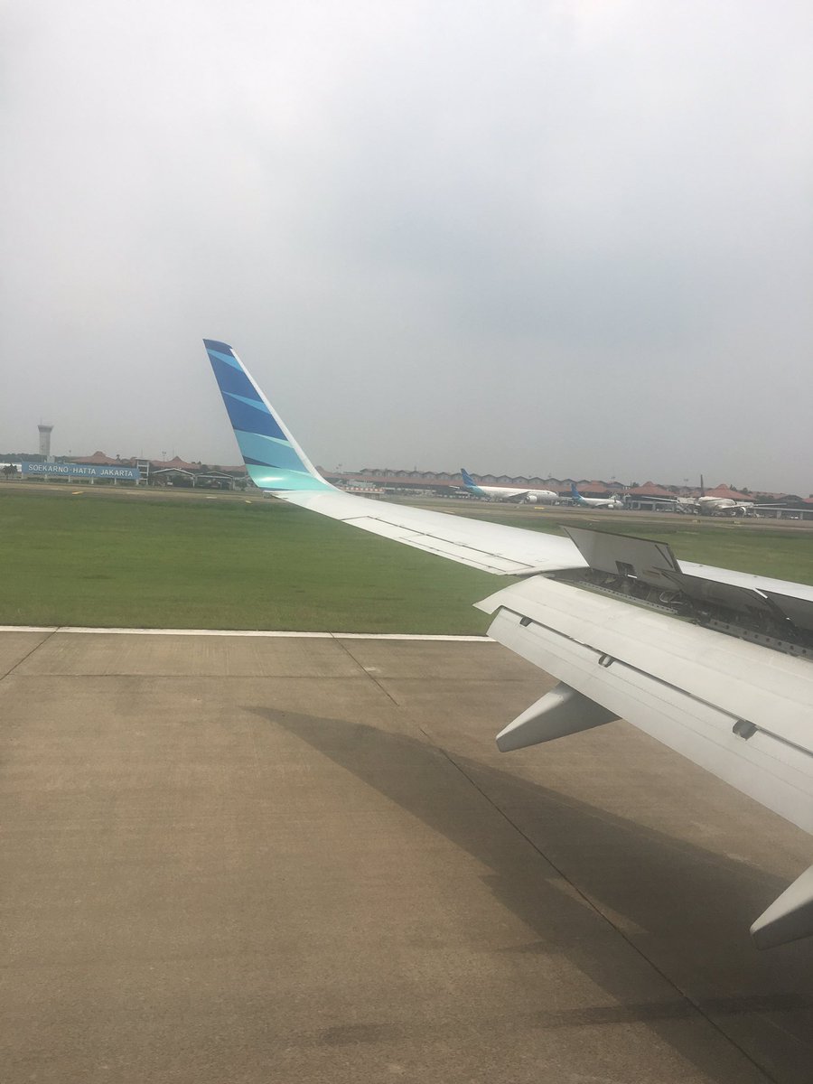 hend4rprasetyo's tweet photo. Nice landing Capt GA 073 10.50 @IndonesiaGaruda https://t.co/gdaVXkmpkV