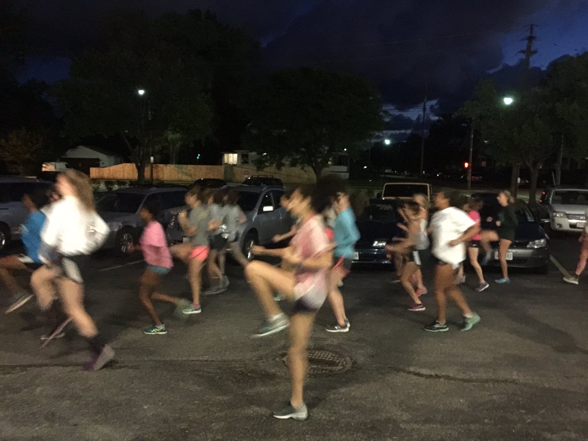 Lkwd_LHS's tweet image. com·mit·ment
kəˈmitmənt/
noun
1. the state or quality of being dedicated to a cause, activity, etc.
#6amrun