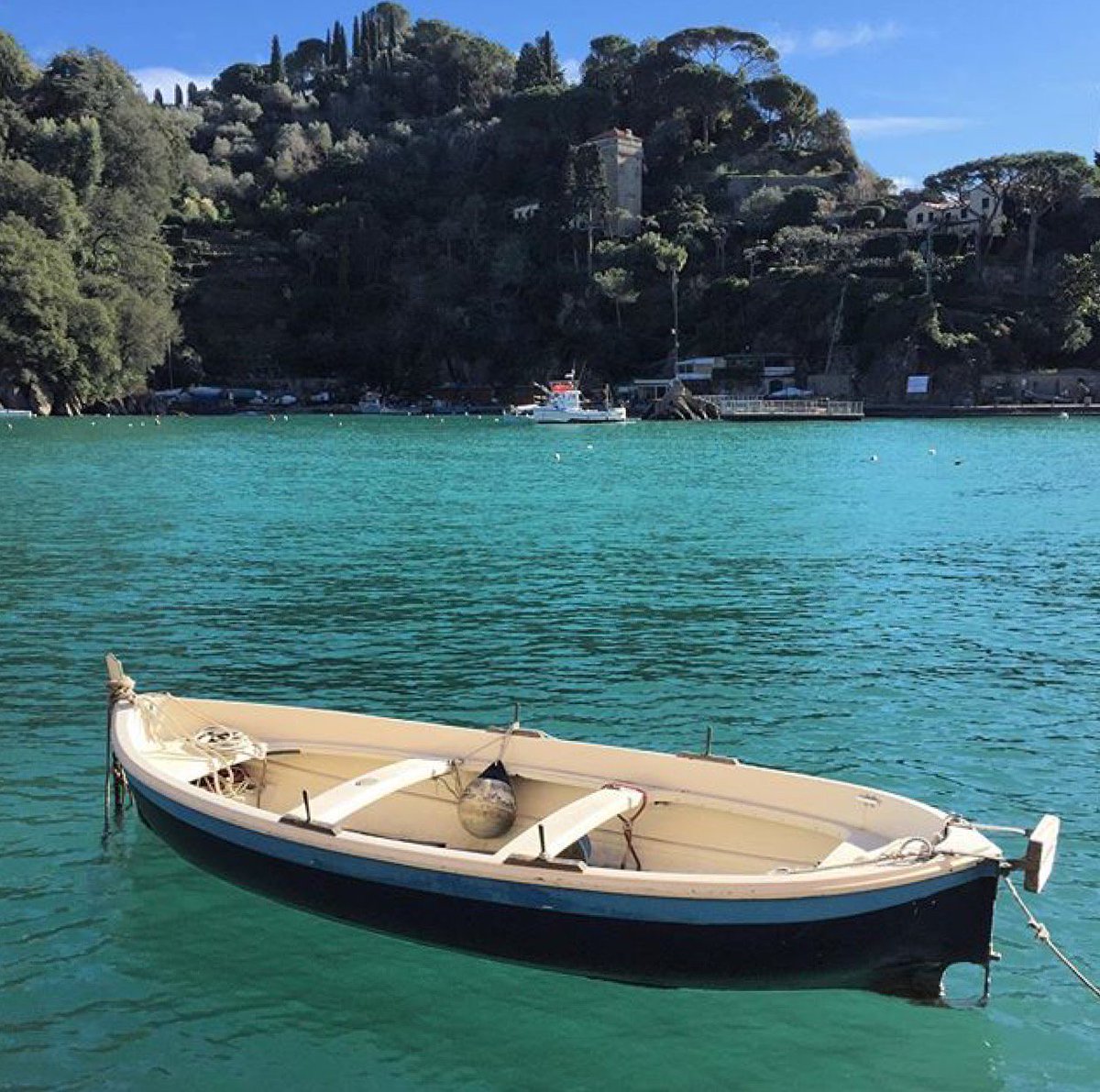 hotelsplendido's tweet photo. Who could resist the enchanting colors of Portofino? #BelmondPostcards https://t.co/wRE9WqqQFa