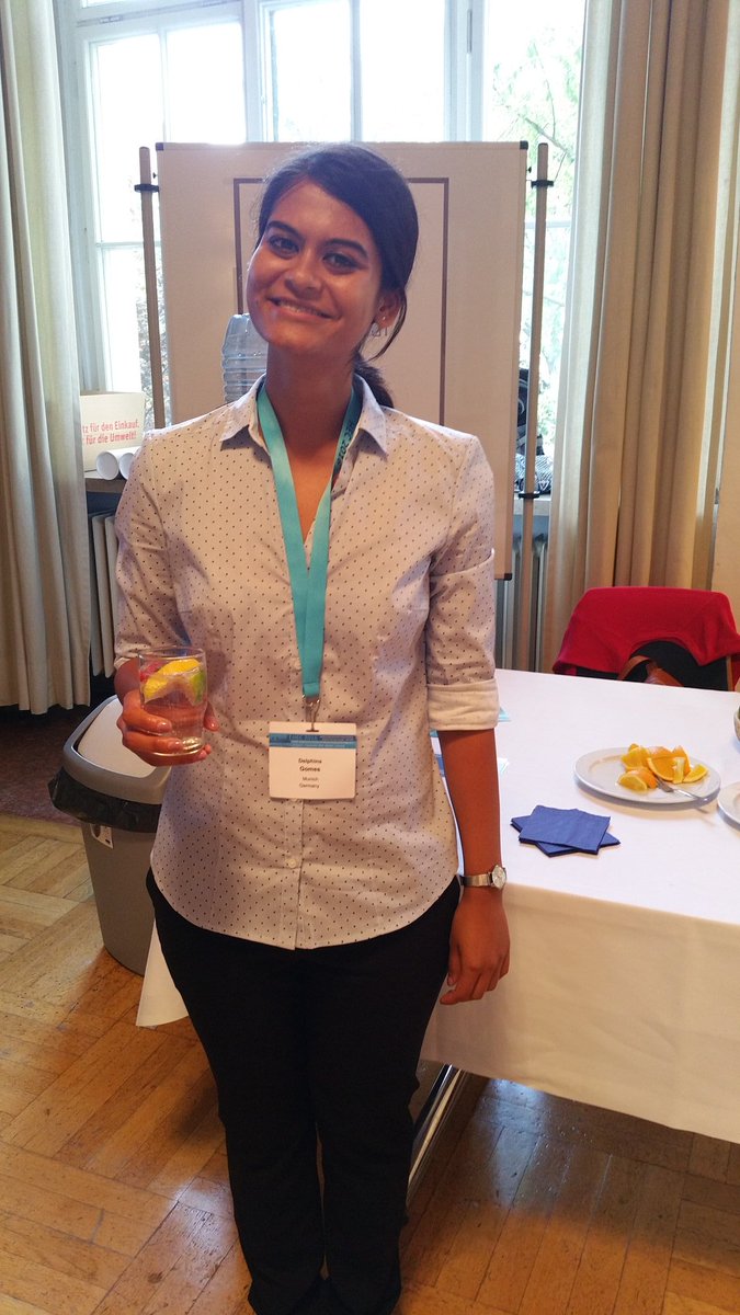 HealthyHec's tweet photo. Delphina says:"The only drink I needed before my presentation!" #HealthyHEC  #hec2016 https://t.co/5j6HxbGvdg