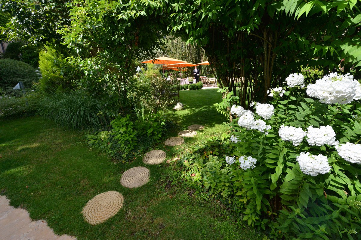 BerangereLoisea's tweet image. #PEACE #garden #jardin #bienetre #nature #Bourgogne #relaxation #oxygène #déconnecté : au Relais @BernardLoiseau