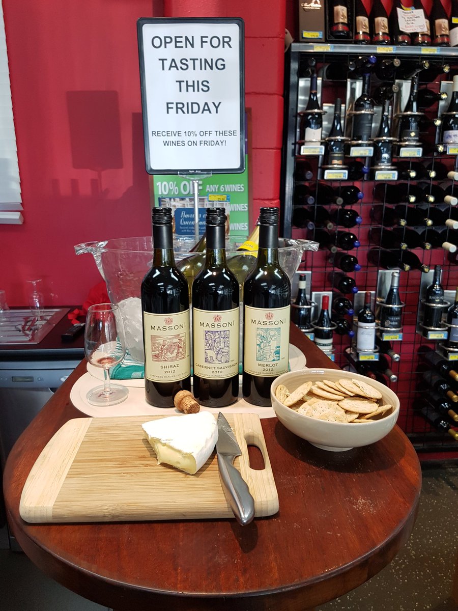 RandomWineScore's tweet image. Friday night with Massoni Wines the @ Wine Room Ashgrove. 10% off!! Come grab some!!!