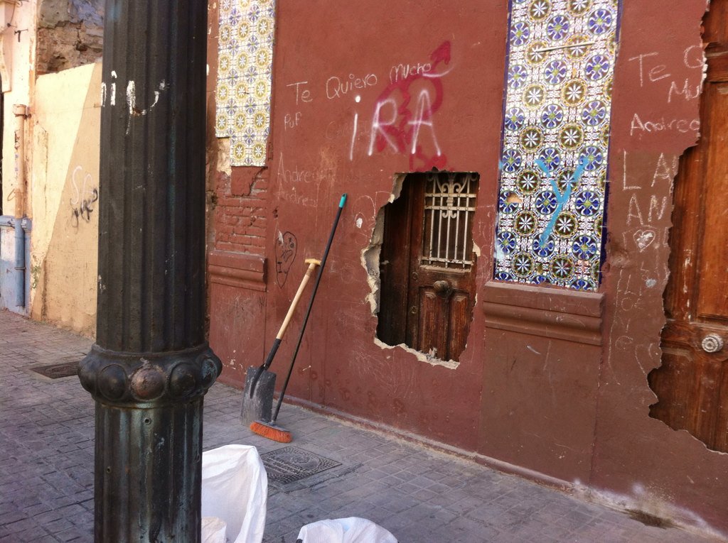 ValenciaCrida's tweet photo. 2 de setembre. 1er intent de desallojament il•legal al #Cabanyal Plan Cabanyal  amb pràctiques com PP @CSOA_Horta https://t.co/GmOhyfQP67