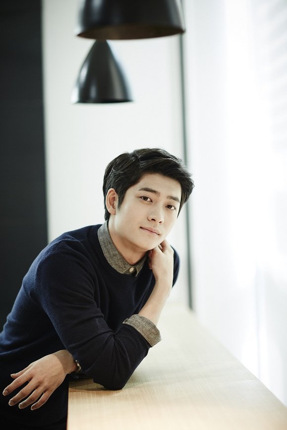 【インタビュー】カン・テオ(5urprise)、ドラマ「女王の花」を語る news.kstyle.com/article.ksn?ar…