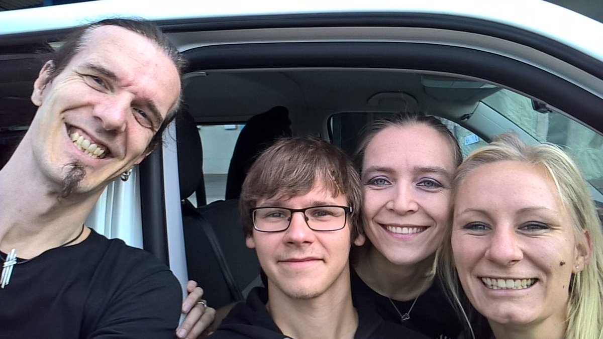 molllust's tweet photo. #Rostock! molllust Reisegruppe 1: ready for take off. Wir freuen uns auf euch! #symphonic #metal #live https://t.co/aHZ4hpDvqr