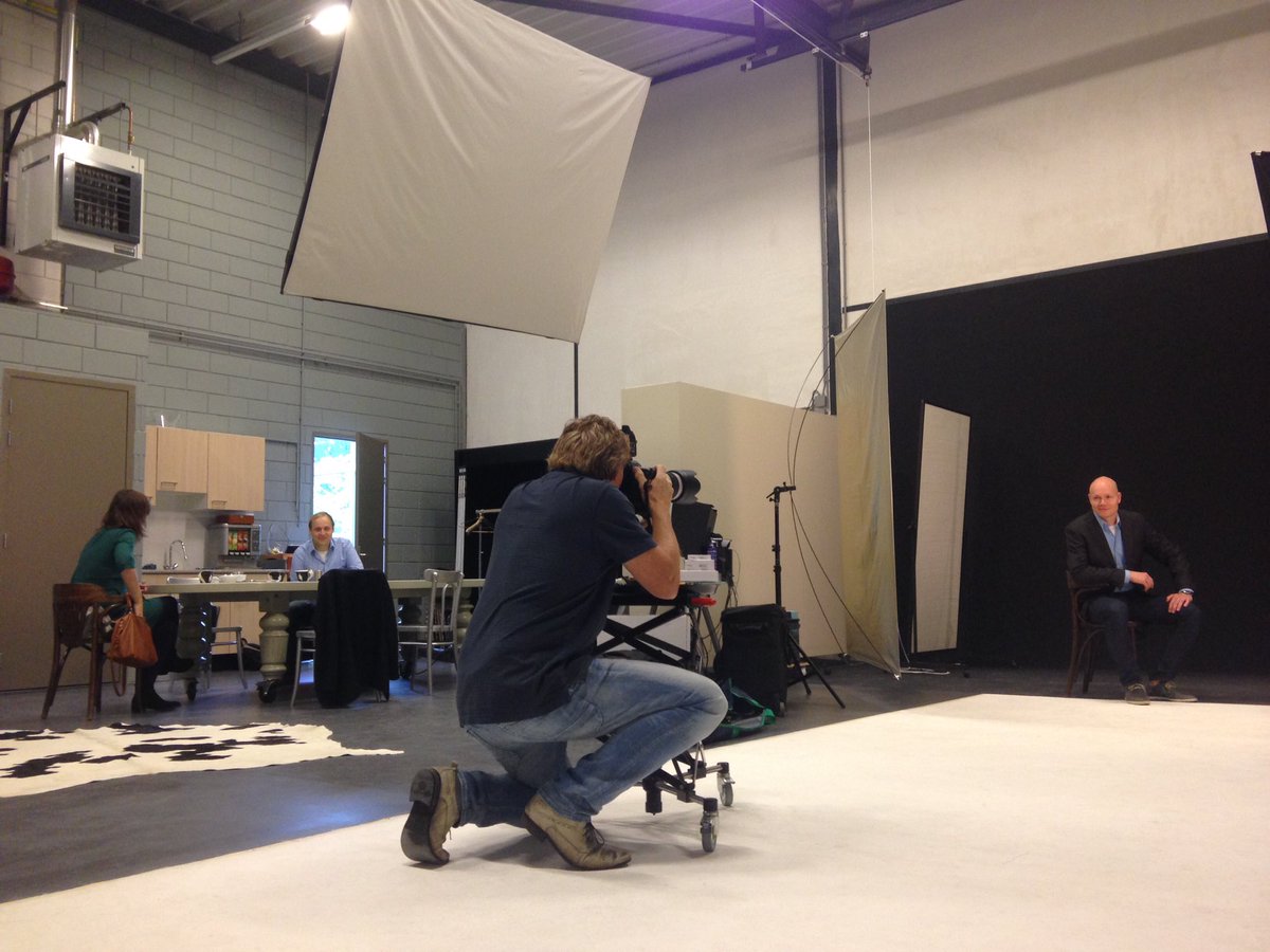 Fotoshoot 1e shift Ad Fontem personeel bij <a href="/fvisschedijk/">Frank Visschedijk</a> in volle gang tbv nieuwe website door <a href="/NerdsAndCompany/">Nerds & Company</a>! 👍🏼😃
