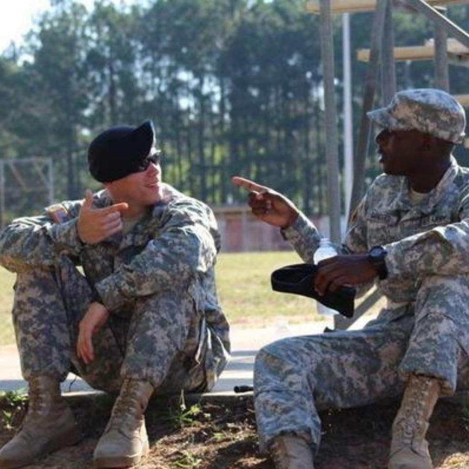 Parettey's tweet image. When people assume the service members in the US Armed Forces are "Idiots behind a gun" and "brain washed"!!! Lol