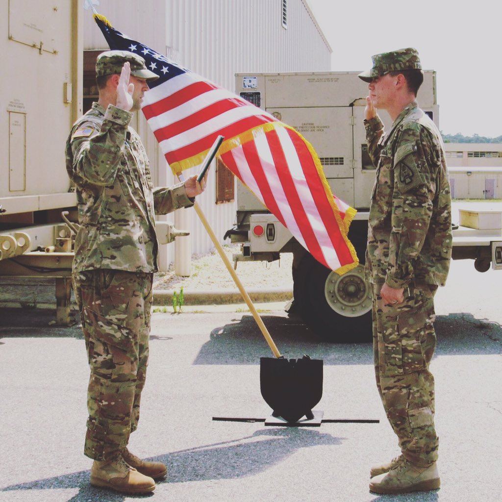 Parettey's tweet image. When people assume the service members in the US Armed Forces are "Idiots behind a gun" and "brain washed"!!! Lol