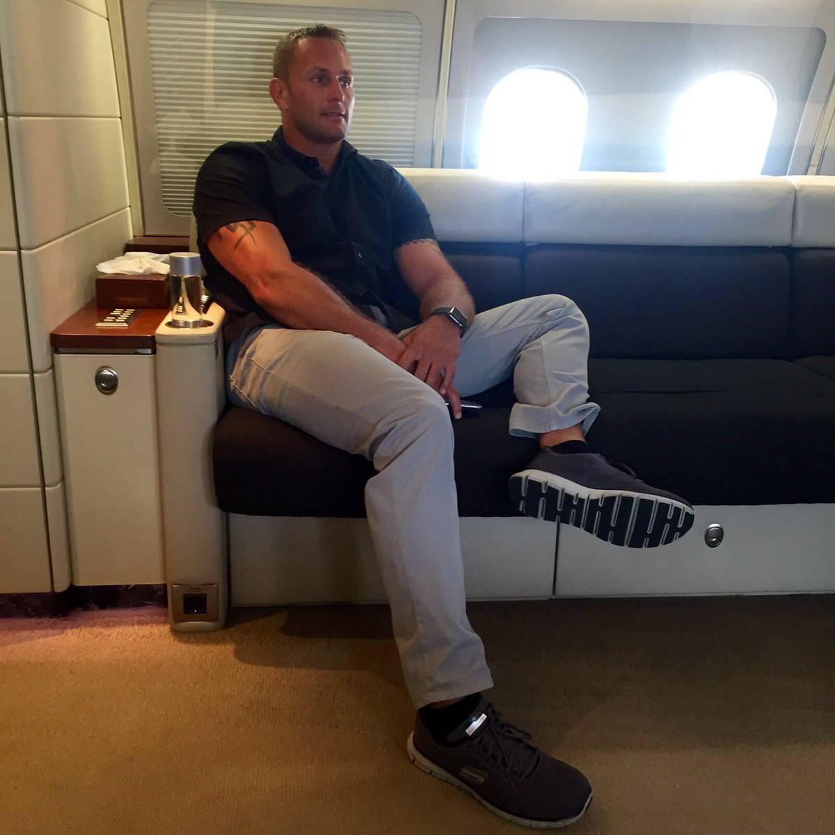 TEAMCOLOSSEUM's tweet photo. Back in the uk after a very comfy flight on a private jet . #Sardinia #uk #privatejet #jet #paidtojet #lifestyle https://t.co/Os9AkB2zGY