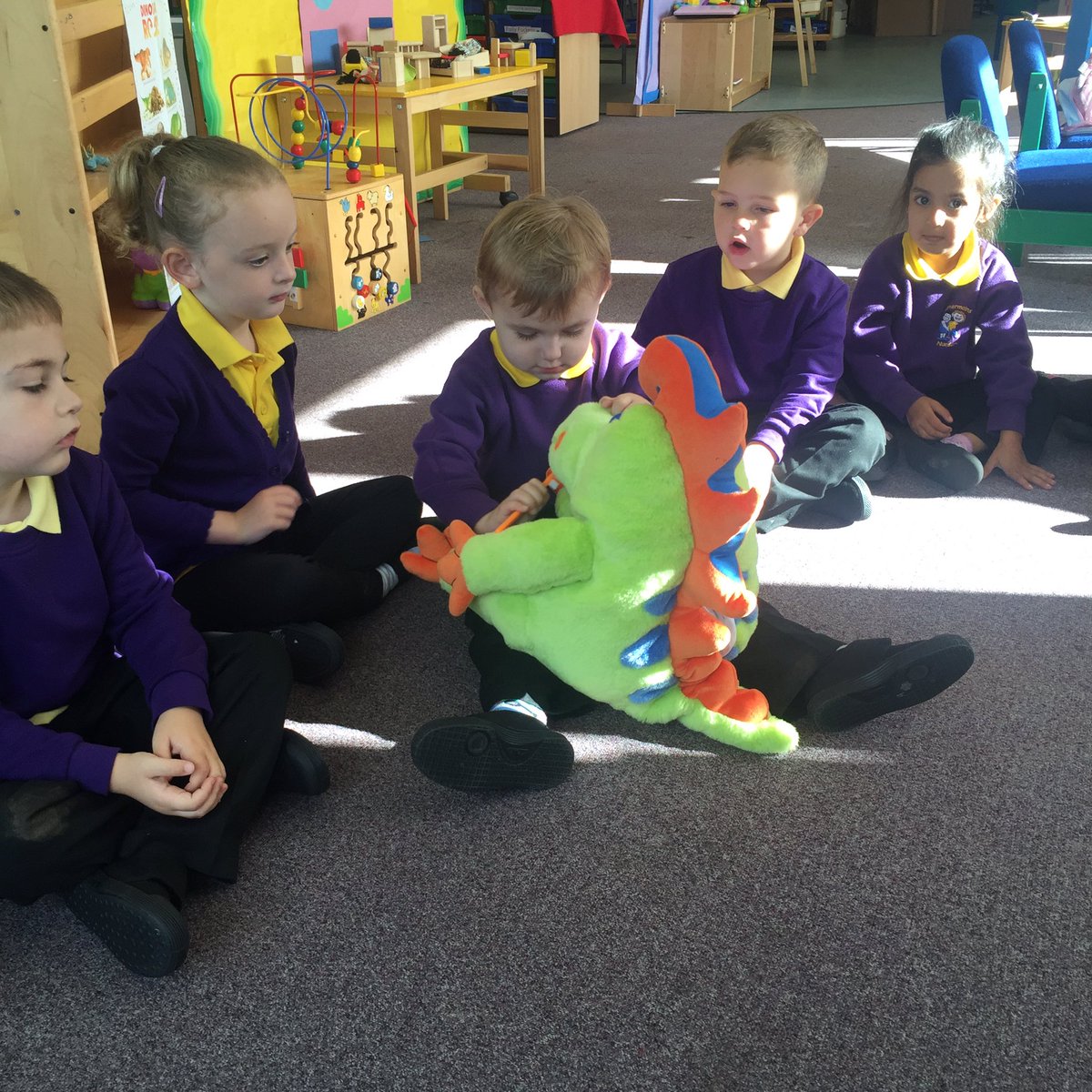 netherweans's tweet image. The AM children practiced brushing Elvis&apos;s teeth #effectivecontributors #learningroutines