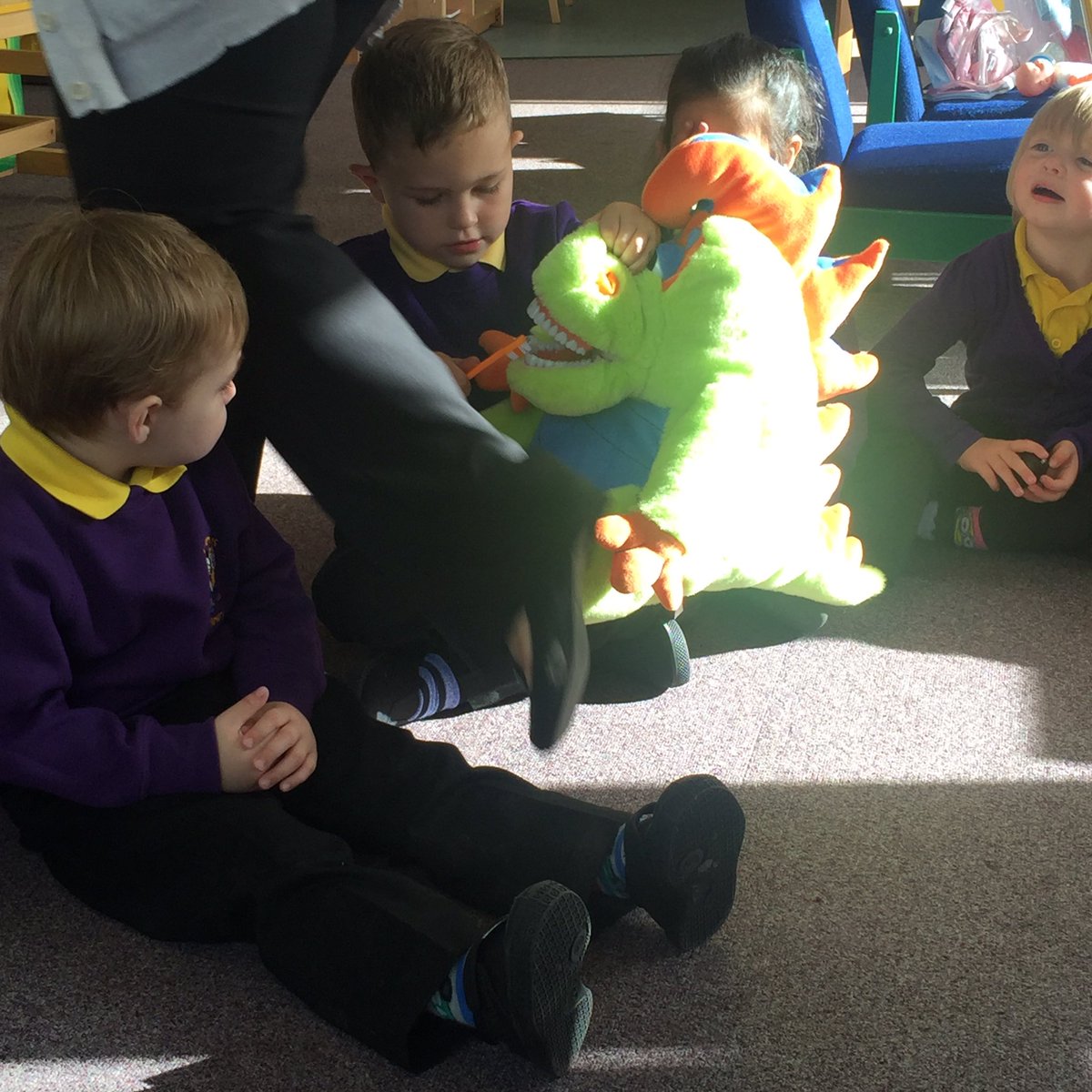 netherweans's tweet image. The AM children practiced brushing Elvis&apos;s teeth #effectivecontributors #learningroutines