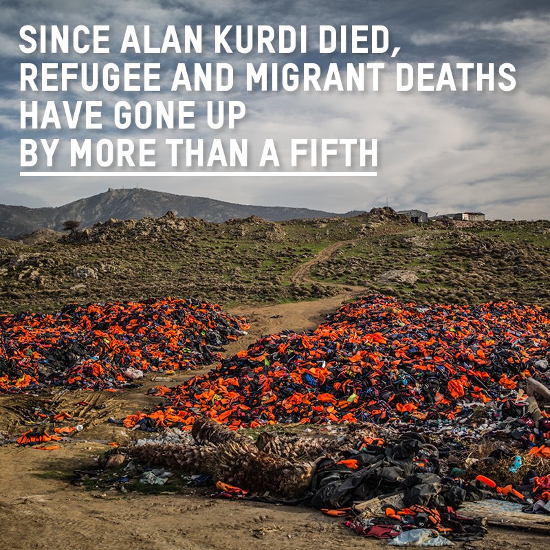 Oxfam's tweet image. 1y ago a little boy washed up dead on a Turkish beach &amp;amp; became a symbol of #refugeecrisis ind.pn/2bw82PJ