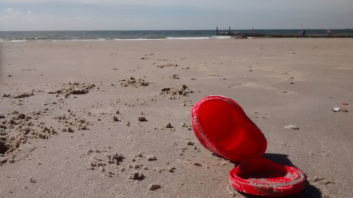 AstronautThijs's tweet image. I had a lovely day at the beach. Left Zoutelande cleaner than I found it. Join @litterati.
#dataviz #cisci #zwerfie